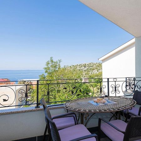 2 Bedroom Beautiful Apartment In Makarska Luaran gambar