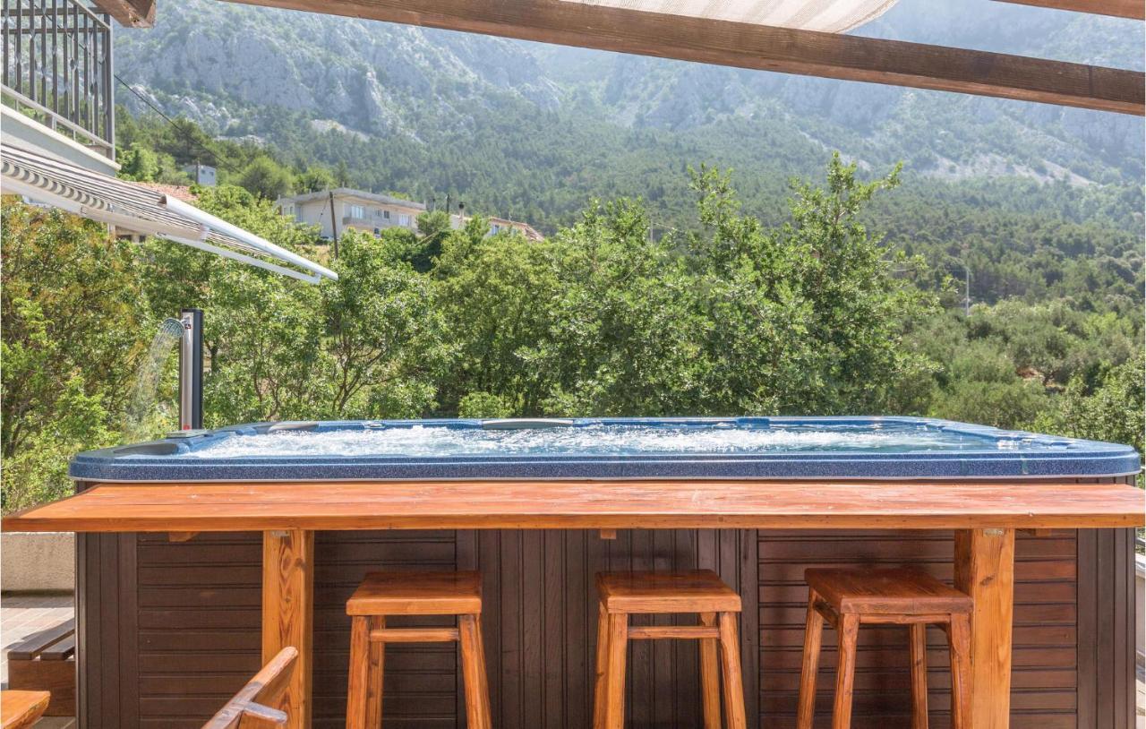 2 Bedroom Beautiful Apartment In Makarska Luaran gambar