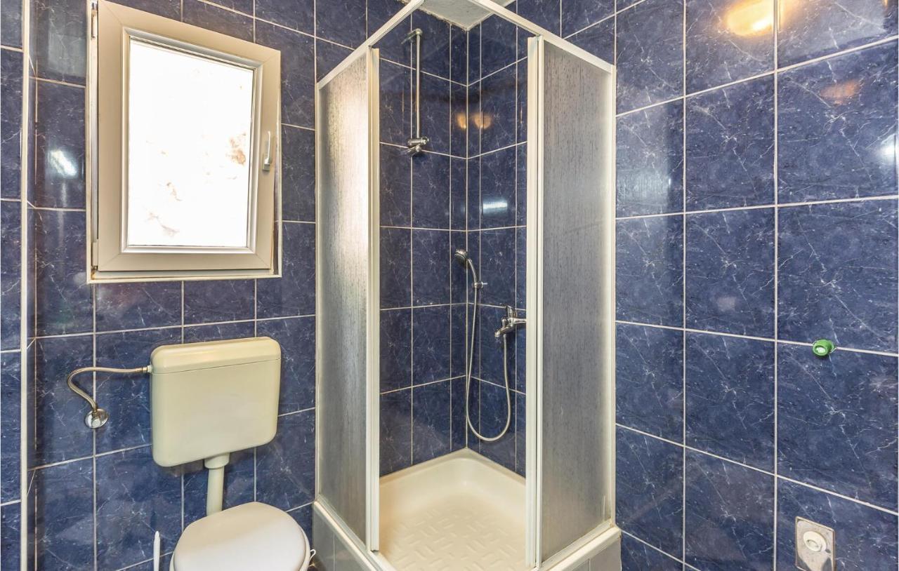 2 Bedroom Beautiful Apartment In Makarska Luaran gambar
