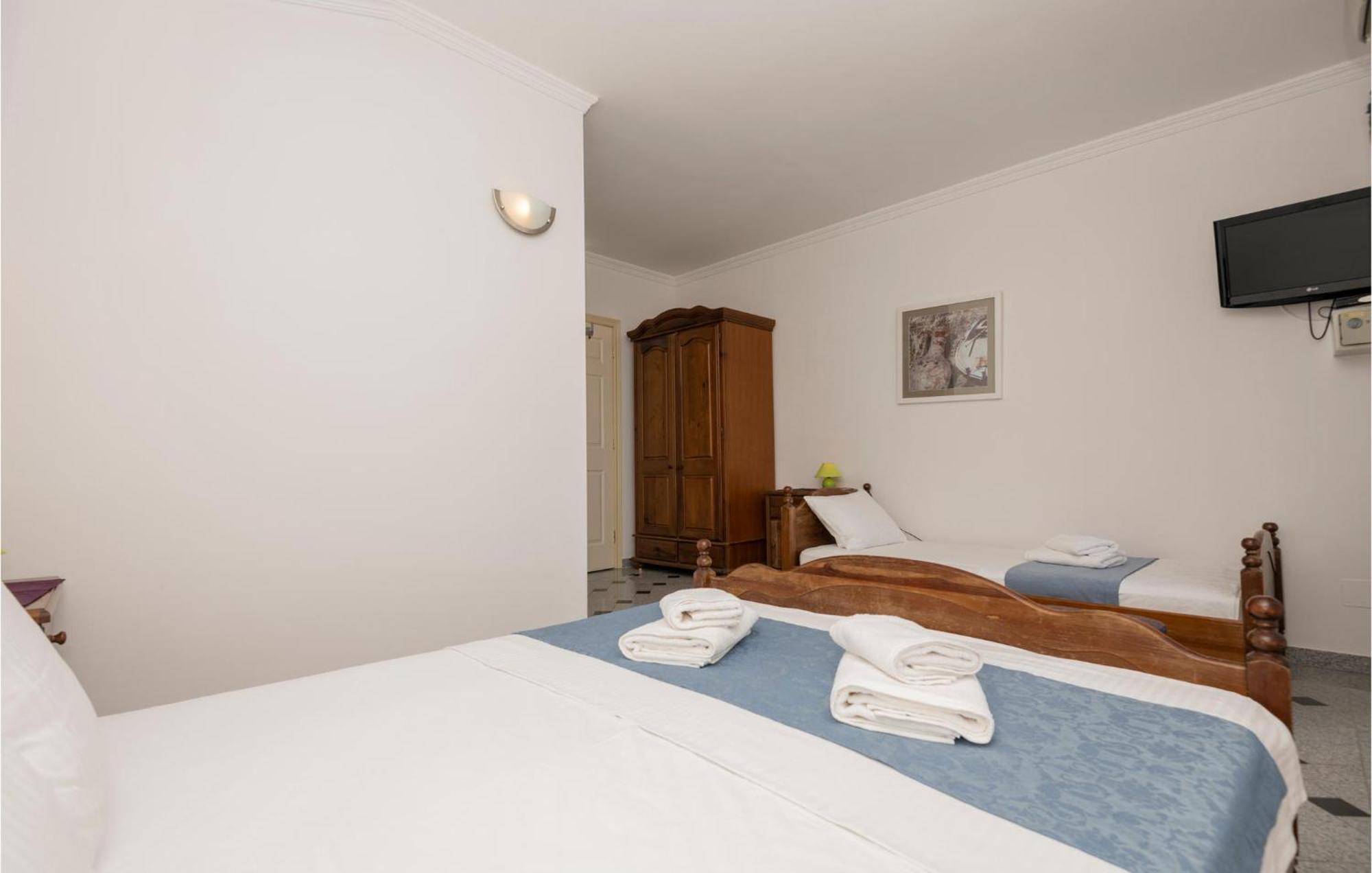 2 Bedroom Beautiful Apartment In Makarska Luaran gambar