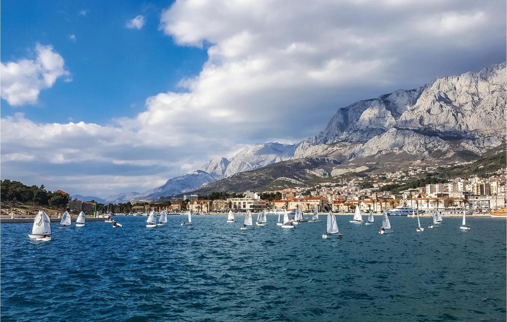 2 Bedroom Beautiful Apartment In Makarska Luaran gambar